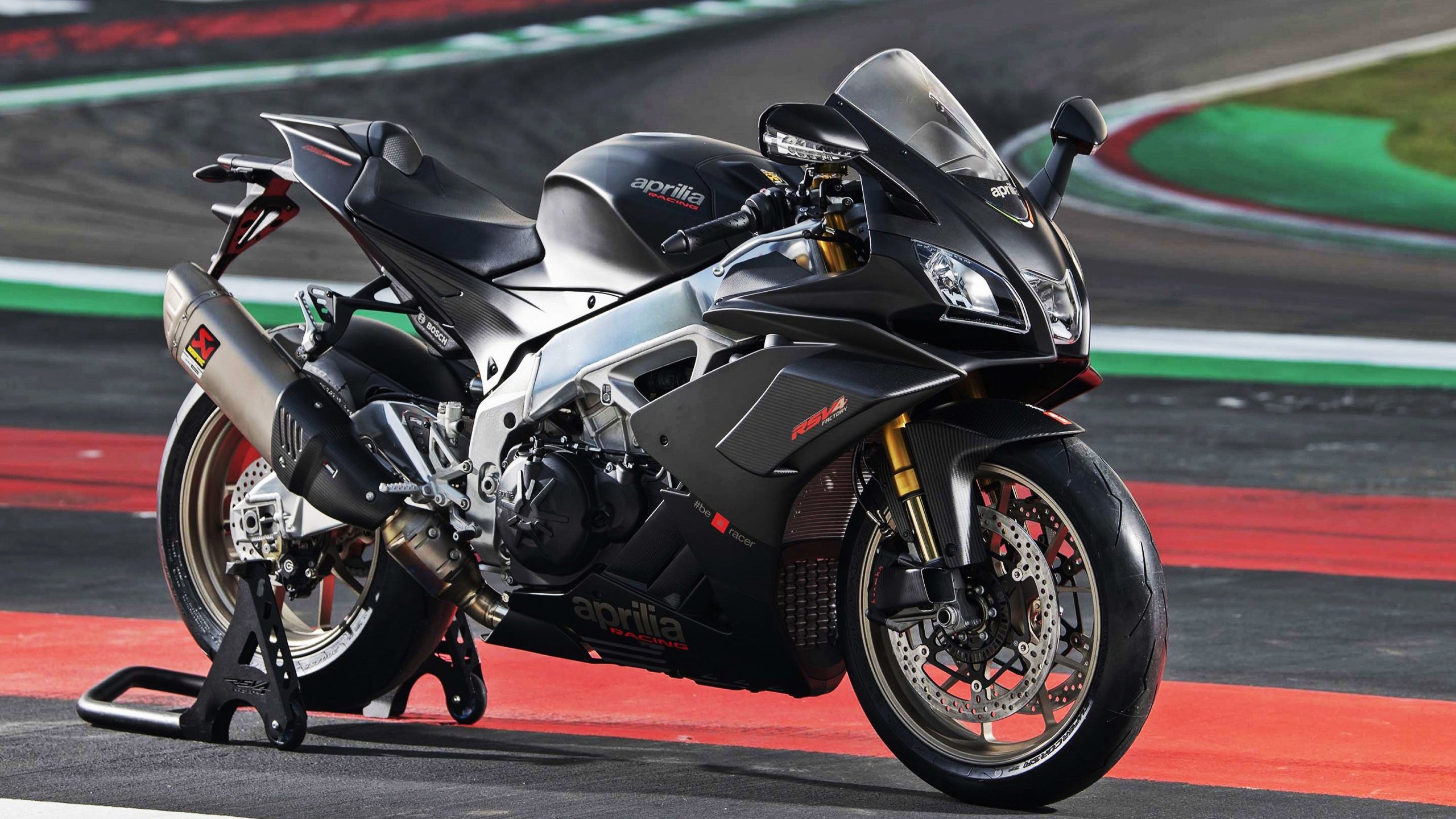 “滚球运动:成都三叉湖赛场引爆运动热潮”